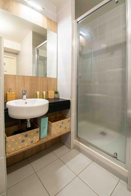 Le Tony Garnier Check In H24 Wifi Apartment Lyon Bagian luar foto